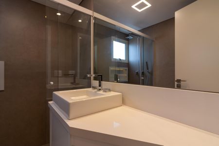 Apartamento à venda com 200m², 3 quartos e 3 vagas Apartamento à venda com 200m², 3 quartos e 3 vagasBanheiro