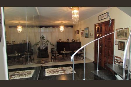 Casa à venda com 5 quartos, 269m² em Sumaré, São Paulo