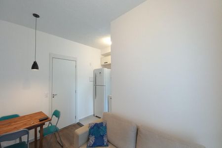 Sala de apartamento para alugar com 2 quartos, 45m² em Jardim Ipaussurama, Campinas