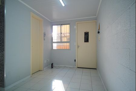 Sala de apartamento para alugar com 2 quartos, 34m² em Rubem Berta, Porto Alegre