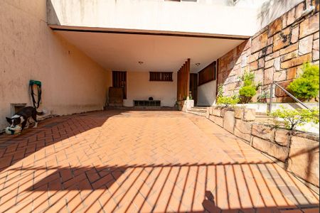 Casa à venda com 355m², 4 quartos e 3 vagas Casa à venda com 355m², 4 quartos e 3 vagasGaragem