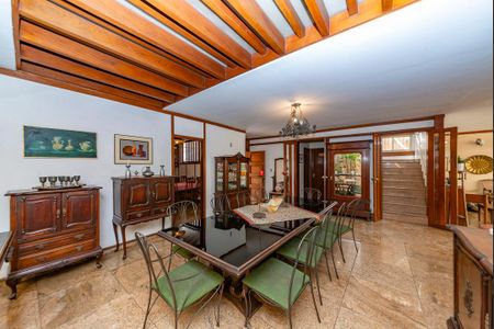 Casa à venda com 355m², 4 quartos e 3 vagas Casa à venda com 355m², 4 quartos e 3 vagasSala 1