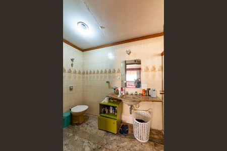 Casa à venda com 355m², 4 quartos e 3 vagas Casa à venda com 355m², 4 quartos e 3 vagasBanheiro da Suíte 2