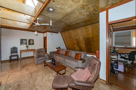 Casa à venda com 355m², 4 quartos e 3 vagas Casa à venda com 355m², 4 quartos e 3 vagasSala 4