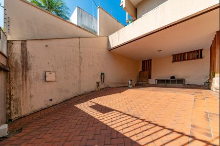 Casa à venda com 355m², 4 quartos e 3 vagas Casa à venda com 355m², 4 quartos e 3 vagasGaragem