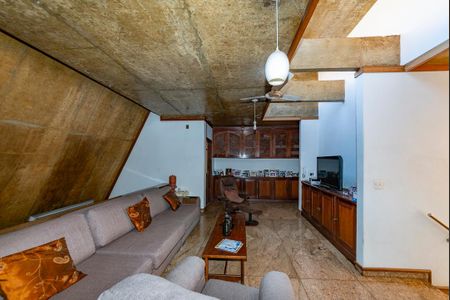 Casa à venda com 355m², 4 quartos e 3 vagas Casa à venda com 355m², 4 quartos e 3 vagasSala 4