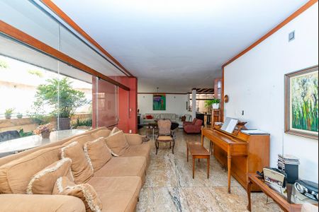 Casa à venda com 355m², 4 quartos e 3 vagas Casa à venda com 355m², 4 quartos e 3 vagasSala 3