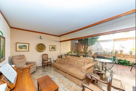 Casa à venda com 355m², 4 quartos e 3 vagas Casa à venda com 355m², 4 quartos e 3 vagasSala 3