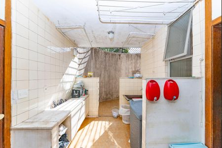 Casa à venda com 355m², 4 quartos e 3 vagas Casa à venda com 355m², 4 quartos e 3 vagasÁrea de Serviço