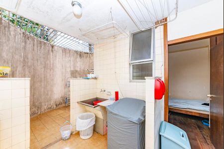 Casa à venda com 355m², 4 quartos e 3 vagas Casa à venda com 355m², 4 quartos e 3 vagasÁrea de Serviço