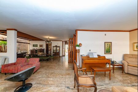 Casa à venda com 355m², 4 quartos e 3 vagas Casa à venda com 355m², 4 quartos e 3 vagasSala 3