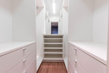 Apartamento à venda com 166m², 4 quartos e 4 vagasCloset Suíte 2