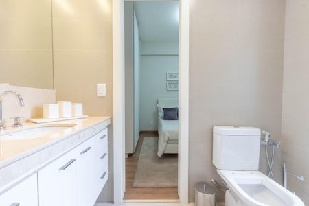 Apartamento à venda com 166m², 4 quartos e 4 vagasBanheiro da Suíte 2