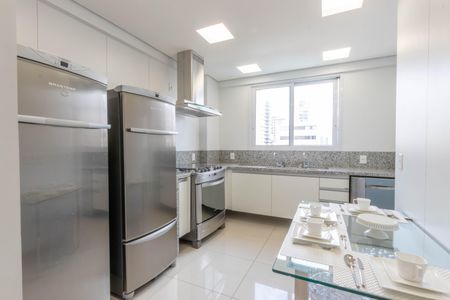 Apartamento à venda com 166m², 4 quartos e 4 vagasCozinha