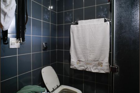 Apartamento à venda com 246m², 4 quartos e 4 vagas Apartamento à venda com 246m², 4 quartos e 4 vagasBanheiro da Suíte 1