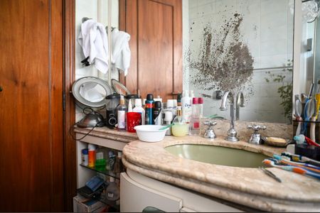 Apartamento à venda com 246m², 4 quartos e 4 vagas Apartamento à venda com 246m², 4 quartos e 4 vagasBanheiro Social