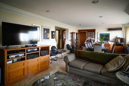 Apartamento à venda com 246m², 4 quartos e 4 vagas Apartamento à venda com 246m², 4 quartos e 4 vagasSala