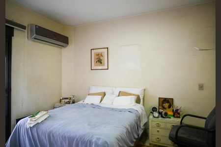 Apartamento à venda com 246m², 4 quartos e 4 vagas Apartamento à venda com 246m², 4 quartos e 4 vagasSuíte 2