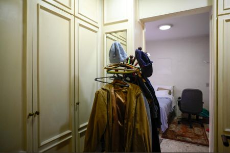 Apartamento à venda com 246m², 4 quartos e 4 vagas Apartamento à venda com 246m², 4 quartos e 4 vagasSuíte 2