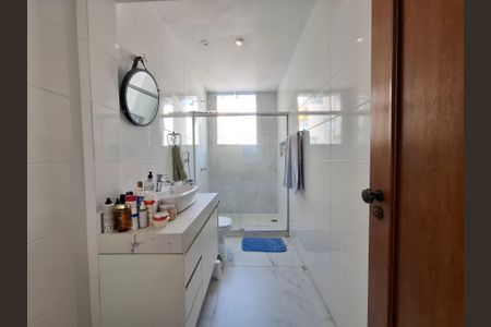 Apartamento à venda com 90m², 2 quartos e sem vaga Apartamento à venda com 90m², 2 quartos e sem vagaBanheiro