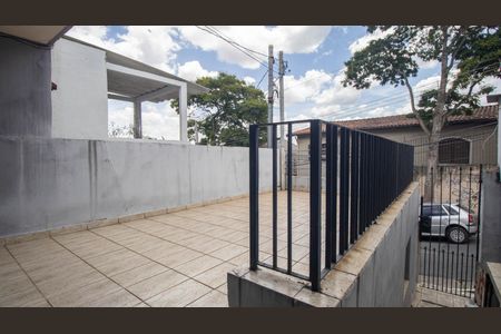 Casa para alugar com 250m², 2 quartos e 1 vaga Casa para alugar com 250m², 2 quartos e 1 vagaVaranda