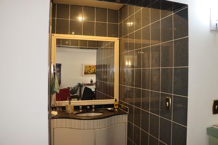 Casa de condomínio para alugar com 320m², 3 quartos e 4 vagasLavabo