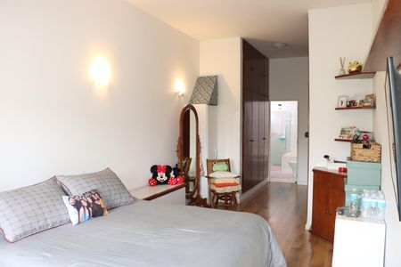 Casa de condomínio para alugar com 320m², 3 quartos e 4 vagasSuíte 1