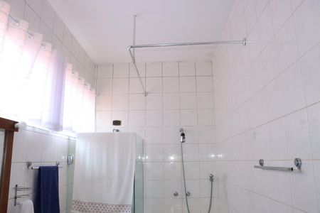 Casa de condomínio para alugar com 320m², 3 quartos e 4 vagasBanheiro da Suíte 1