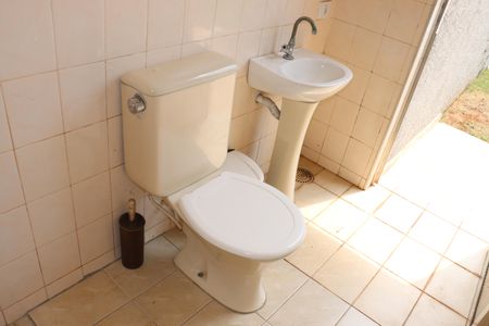 Casa de condomínio para alugar com 320m², 3 quartos e 4 vagasBanheiro de Serviço