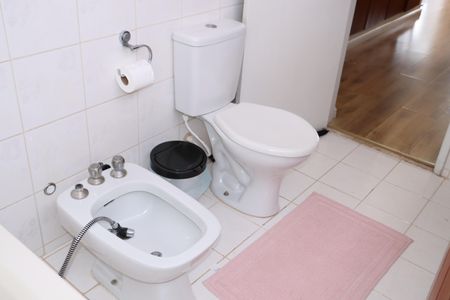 Casa de condomínio para alugar com 320m², 3 quartos e 4 vagasBanheiro da Suíte 1