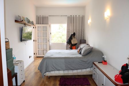 Casa de condomínio para alugar com 320m², 3 quartos e 4 vagasSuíte 1