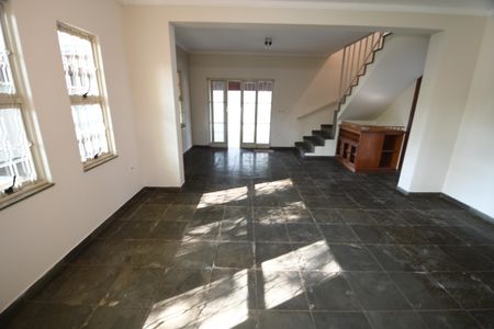 Sala de casa à venda com 4 quartos, 216m² em Cidade Universitária, Campinas
