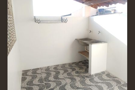 Área de Serviço de casa para alugar com 2 quartos, 144m² em Mutondo, São Gonçalo