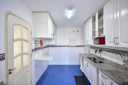Apartamento à venda com 103m², 2 quartos e 2 vagasCozinha