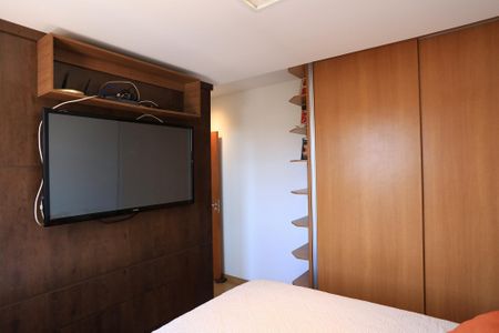 Apartamento à venda com 198m², 3 quartos e 2 vagas Apartamento à venda com 198m², 3 quartos e 2 vagasSuíte
