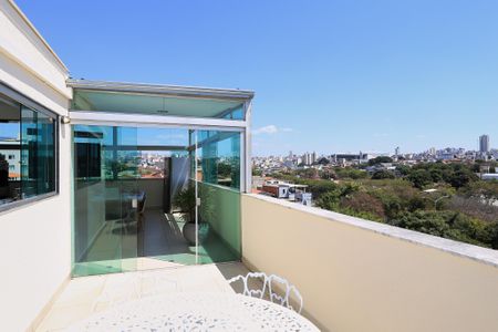 Apartamento à venda com 198m², 3 quartos e 2 vagas Apartamento à venda com 198m², 3 quartos e 2 vagasSacada