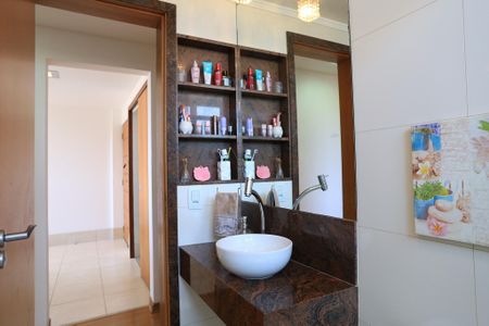 Apartamento à venda com 198m², 3 quartos e 2 vagas Apartamento à venda com 198m², 3 quartos e 2 vagasBanheiro