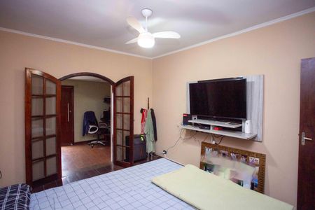 Casa à venda com 175m², 3 quartos e 2 vagasSuíte