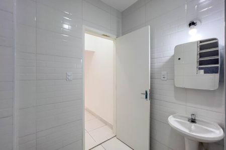Banheiro de apartamento à venda com 1 quarto, 56m² em Vila Mariana, São Paulo