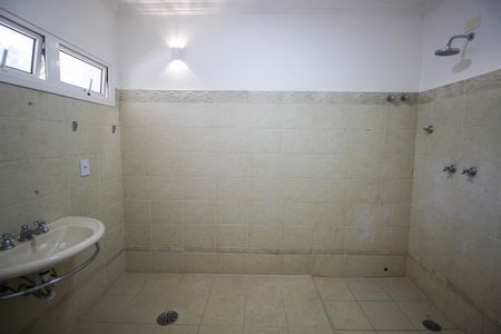 Casa à venda com 1200m², 5 quartos e 4 vagasBanheiro da Suíte 1