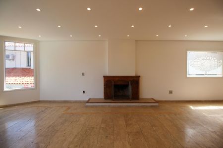 Casa à venda com 1200m², 5 quartos e 4 vagasSala 1