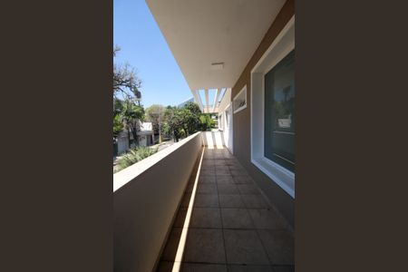 Casa à venda com 1200m², 5 quartos e 4 vagasVaranda da suíte 1