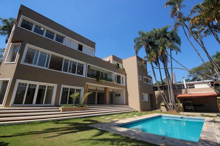 Casa à venda com 1200m², 5 quartos e 4 vagasÁrea comum - Piscina
