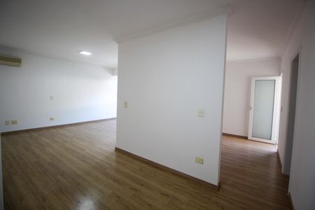 Casa à venda com 1200m², 5 quartos e 4 vagasSuíte 1