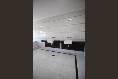 Casa à venda com 1200m², 5 quartos e 4 vagasBanheiro da Suíte 2