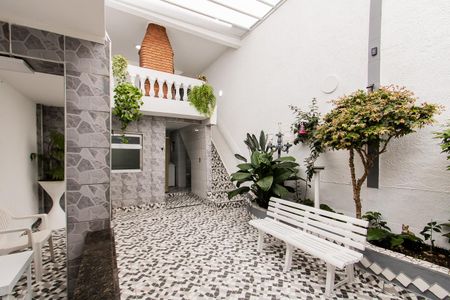 Casa à venda com 200m², 3 quartos e 2 vagas Casa à venda com 200m², 3 quartos e 2 vagasQuintal