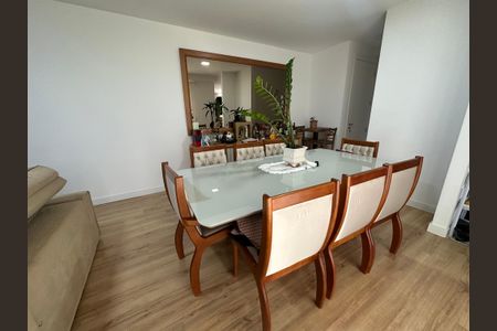 Apartamento à venda com 120m², 3 quartos e 2 vagas Apartamento à venda com 120m², 3 quartos e 2 vagasSala