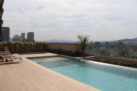 Apartamento à venda com 120m², 3 quartos e 2 vagas Apartamento à venda com 120m², 3 quartos e 2 vagasÁrea comum - Piscina