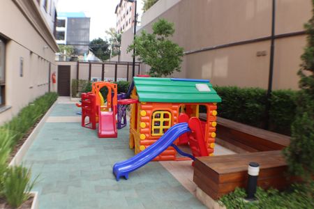 Apartamento à venda com 120m², 3 quartos e 2 vagas Apartamento à venda com 120m², 3 quartos e 2 vagasÁrea comum - Playground