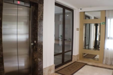 Apartamento à venda com 120m², 3 quartos e 2 vagas Apartamento à venda com 120m², 3 quartos e 2 vagasHall de Entrada